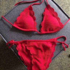 SMALL/X-SMALL Red Scallop Bikini (NEW)